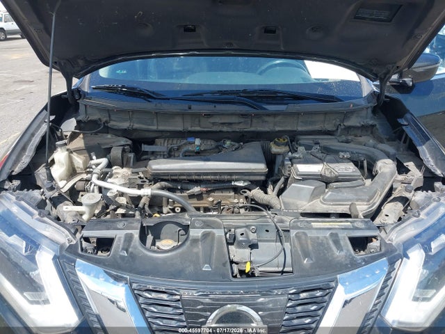KNMAT2MT9HP586776 Nissan ROGUE SV