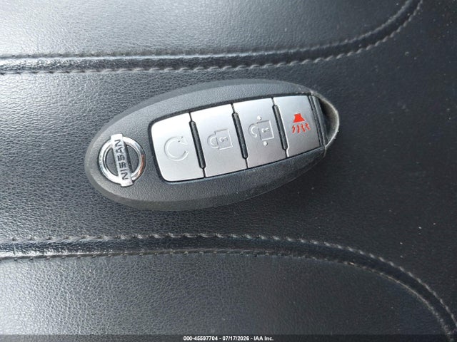 KNMAT2MT9HP586776 Nissan ROGUE SV