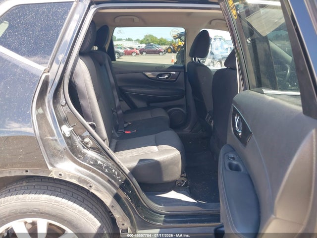 KNMAT2MT9HP586776 Nissan ROGUE SV