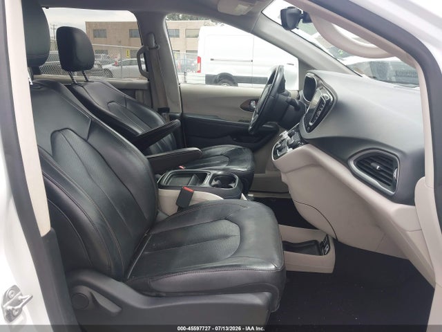 Chrysler Pacifica Hybrid Premium 2017 2C4RC1L74HR764352 Image 5