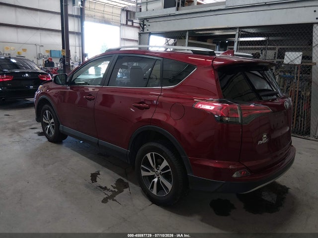 Toyota Rav4 Xle 2018 JTMRFREV6JD231736 Image 3