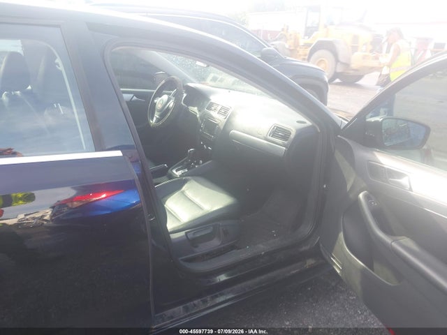 45597739 :رقم المزاد ، 3VWD07AJXEM385926 vin ، 2014 Volkswagen Jetta 1.8t Se مزاد بيع