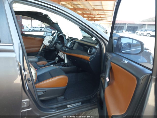 2T3NFREV1GW306613 Toyota RAV4 SE