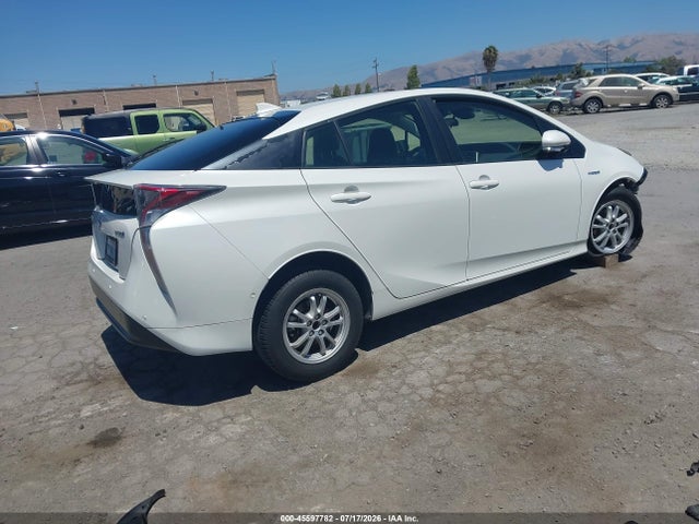 Toyota Prius Two 2017 JTDKBRFU8H3049880 Image 4