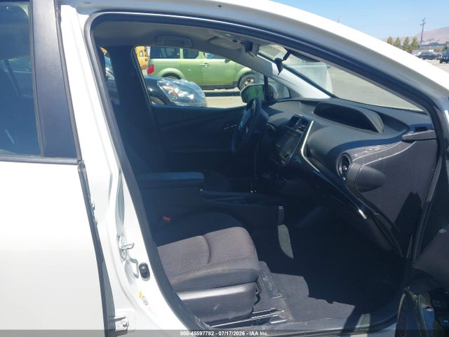 Toyota Prius Two 2017 JTDKBRFU8H3049880 Image 5