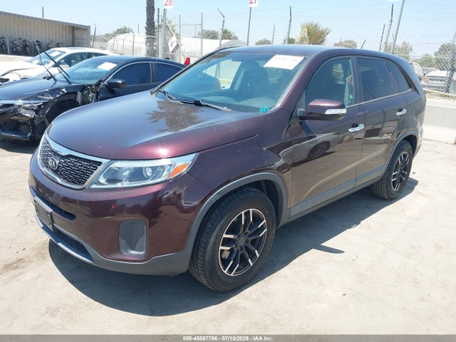 KIA SORENTO LX 2014 5XYKT3A63EG537628 Image 2