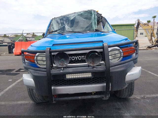 Продажа на аукционе авто 2007 Toyota Fj Cruiser, vin: JTEZU11FX70006057, номер лота: 45597812