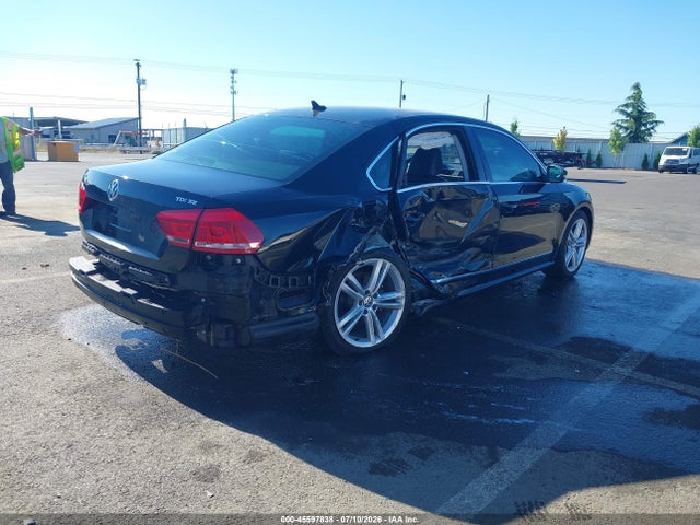 2013 Volkswagen Passat 2.0l Tdi Se მანქანა იყიდება აუქციონზე, vin: 1VWBN7A30DC001842, აუქციონის ნომერი: 45597838
