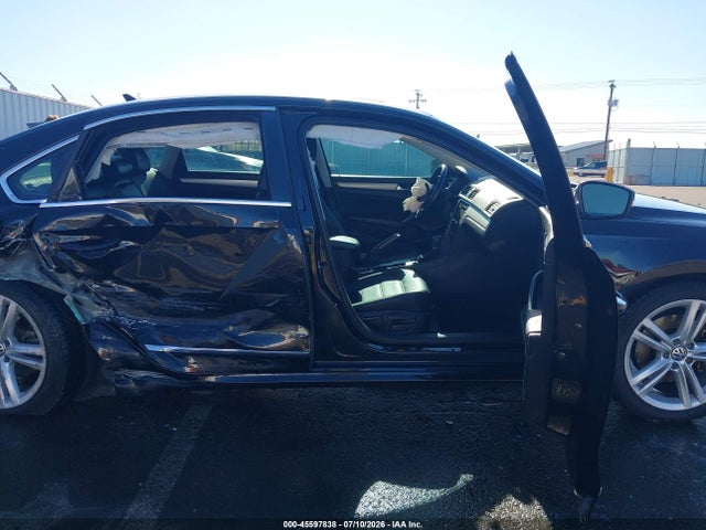 2013 Volkswagen Passat 2.0l Tdi Se მანქანა იყიდება აუქციონზე, vin: 1VWBN7A30DC001842, აუქციონის ნომერი: 45597838