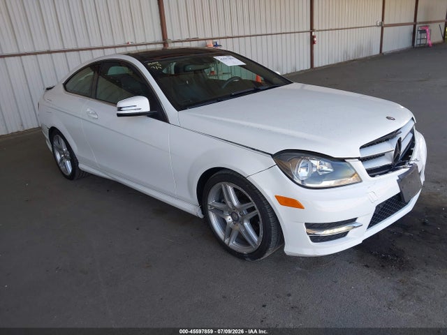 2013 Mercedes-benz C 250 მანქანა იყიდება აუქციონზე, vin: WDDGJ4HB5DF967043, აუქციონის ნომერი: 45597859