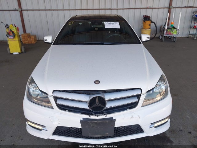 Продаж на аукціоні авто 2013 Mercedes-benz C 250, vin: WDDGJ4HB5DF967043, номер лоту: 45597859