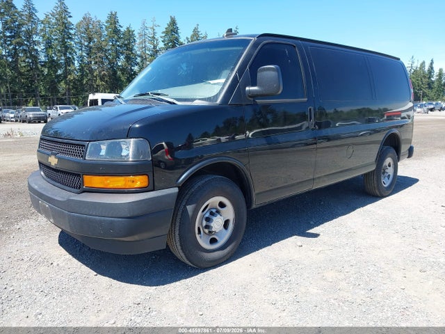 Chevrolet Express 2500 Work Van 2018 1GCWGAFG5J1289534 Image 2