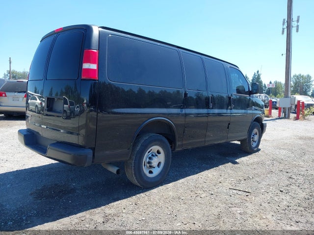 Chevrolet Express 2500 Work Van 2018 1GCWGAFG5J1289534 Image 4