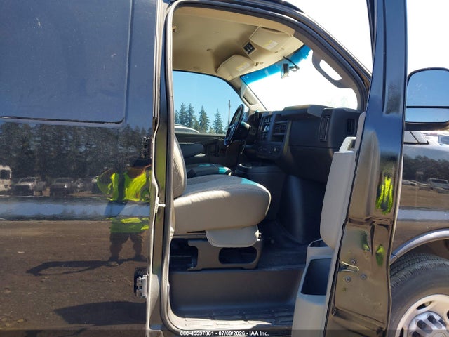 Chevrolet Express 2500 Work Van 2018 1GCWGAFG5J1289534 Image 5