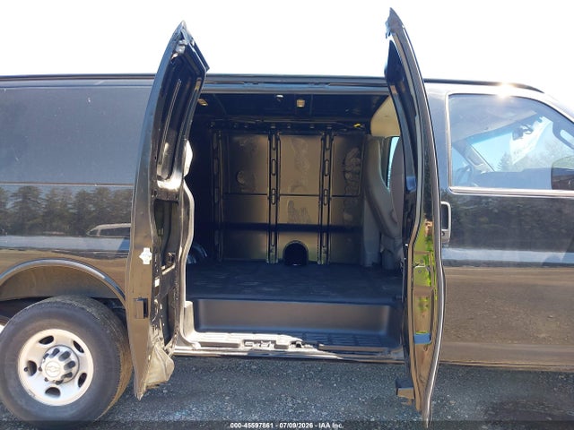 Chevrolet Express 2500 Work Van 2018 1GCWGAFG5J1289534 Image 8