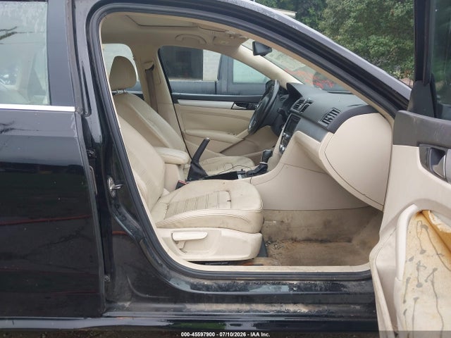 2012 Volkswagen Passat 3.6l V6 Se მანქანა იყიდება აუქციონზე, vin: 1VWBM7A3XCC075688, აუქციონის ნომერი: 45597900
