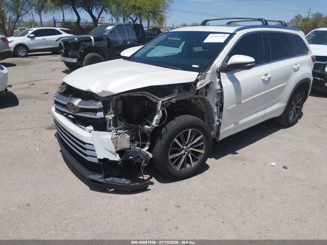Toyota Highlander Xle 2018 5TDKZRFH0JS544335 Image 2