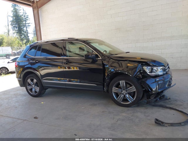 3VV2B7AX9LM055573 Volkswagen Tiguan 2.0t Se/2.0t Se R-line Black/2.0t Sel