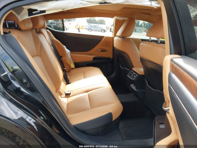58ADA1C14SU069072 Lexus ES 300H