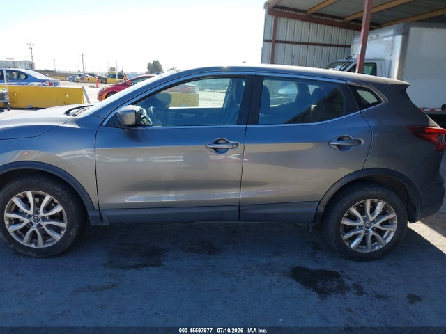 JN1BJ1AV5MW564142 Nissan Rogue Sport S Fwd Xtronic Cvt