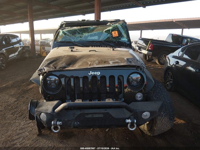 1C4BJWDG8GL183544 Jeep Wrangler Unlimited Sport