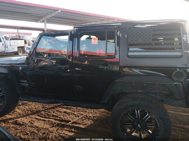 1C4BJWDG8GL183544 Jeep Wrangler Unlimited Sport