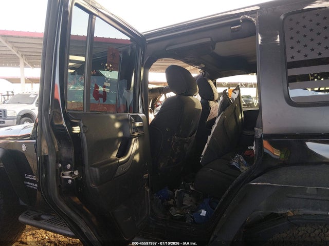 1C4BJWDG8GL183544 Jeep Wrangler Unlimited Sport