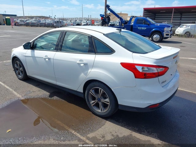 Ford FOCUS SE 2014 1FADP3F2XEL299614 Image 3