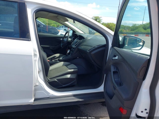 Ford FOCUS SE 2014 1FADP3F2XEL299614 Image 5