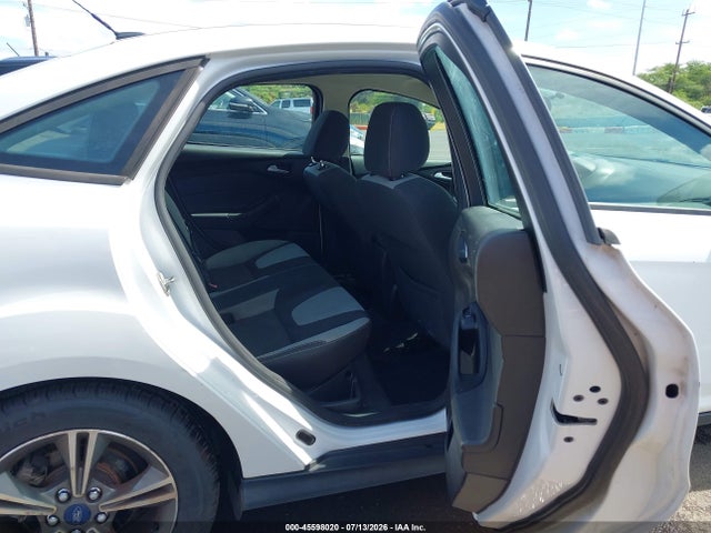 Ford FOCUS SE 2014 1FADP3F2XEL299614 Image 8