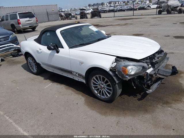 Fiat 124 Spider Classica 2017 JC1NFAEK2H0105376 Image 1