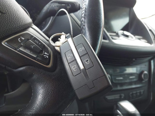 1FMCU0J96KUC37615 Ford Escape Titanium