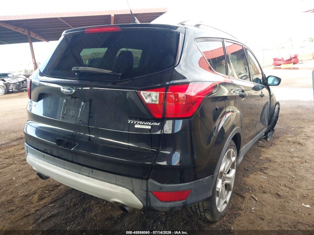 1FMCU0J96KUC37615 Ford Escape Titanium