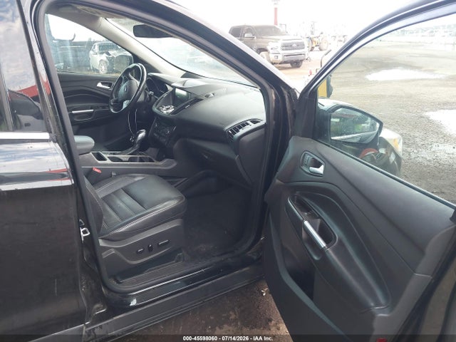 1FMCU0J96KUC37615 Ford Escape Titanium