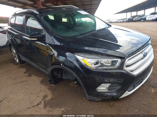 1FMCU0J96KUC37615 Ford Escape Titanium