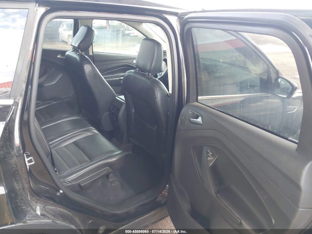 1FMCU0J96KUC37615 Ford Escape Titanium