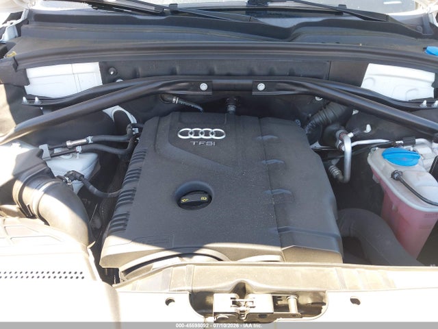 Audi Q5 2.0t Premium 2017 WA1L2AFPXHA021178 Image 10