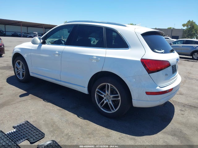 Audi Q5 2.0t Premium 2017 WA1L2AFPXHA021178 Image 3