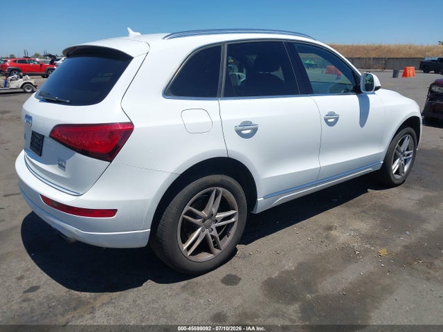 Audi Q5 2.0t Premium 2017 WA1L2AFPXHA021178 Image 4