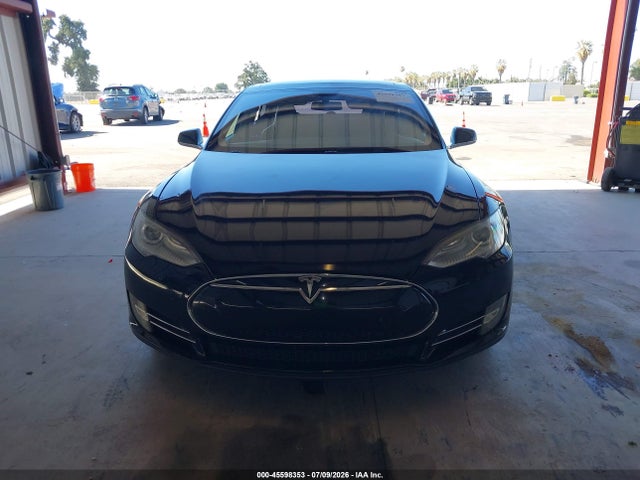 45598353 :رقم المزاد ، 5YJSA1CGXDFP12933 vin ، 2013 Tesla Model S مزاد بيع