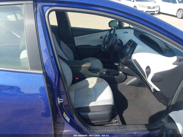 Toyota Prius Two 2016 JTDKBRFU3G3526973 Image 5