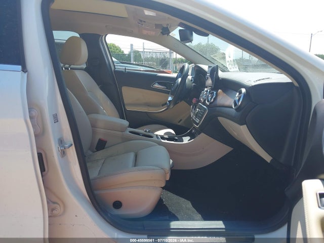 WDCTG4GB8JJ398104 Mercedes-Benz Gla 250 4matic