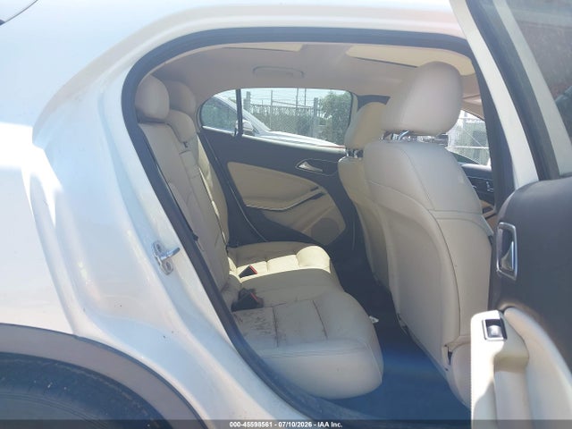 WDCTG4GB8JJ398104 Mercedes-Benz Gla 250 4matic
