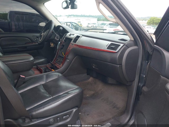 2008 Cadillac Escalade მანქანა იყიდება აუქციონზე, vin: 1GYFK638X8R263641, აუქციონის ნომერი: 45598621