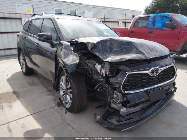 2026 Toyota Highlander Hybrid Platinum მანქანა იყიდება აუქციონზე, vin: 5TDEBRCH9TS721232, აუქციონის ნომერი: 45598682