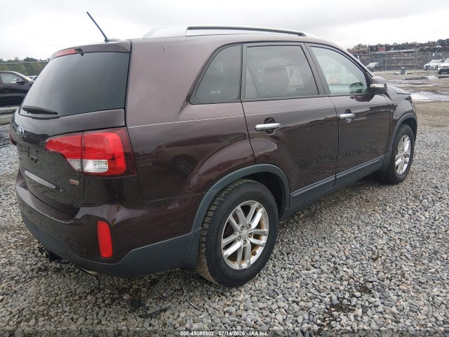 KIA SORENTO LX 2015 5XYKT3A61FG640337 Image 4