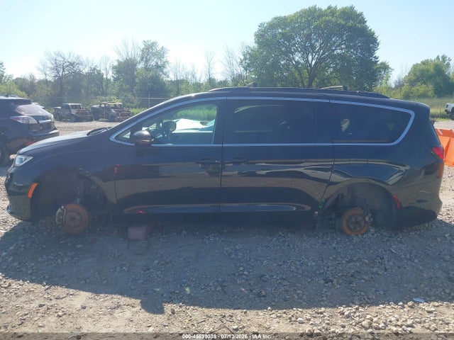 Продаж на аукціоні авто 2022 Chrysler Pacifica Touring L, vin: 2C4RC1BG4NR117107, номер лоту: 45599038