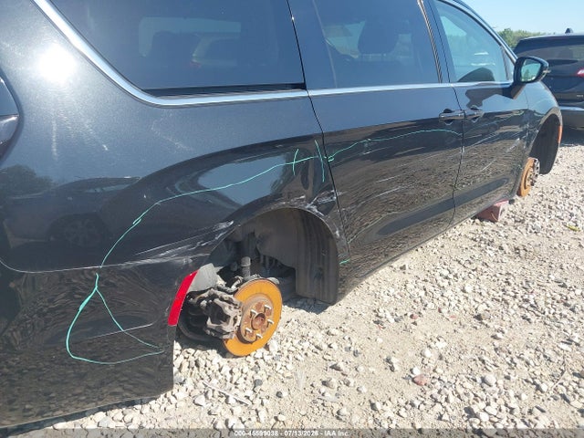 Продаж на аукціоні авто 2022 Chrysler Pacifica Touring L, vin: 2C4RC1BG4NR117107, номер лоту: 45599038