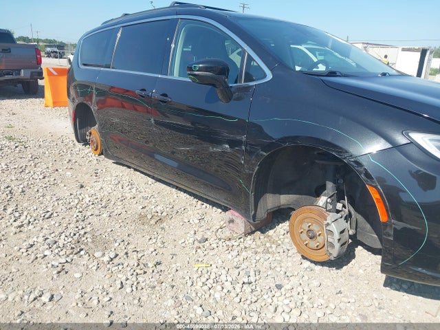 Продаж на аукціоні авто 2022 Chrysler Pacifica Touring L, vin: 2C4RC1BG4NR117107, номер лоту: 45599038