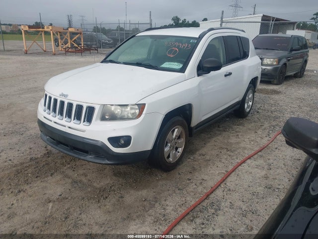 Jeep Compass Sport 2014 1C4NJCBB8ED772555 Image 2